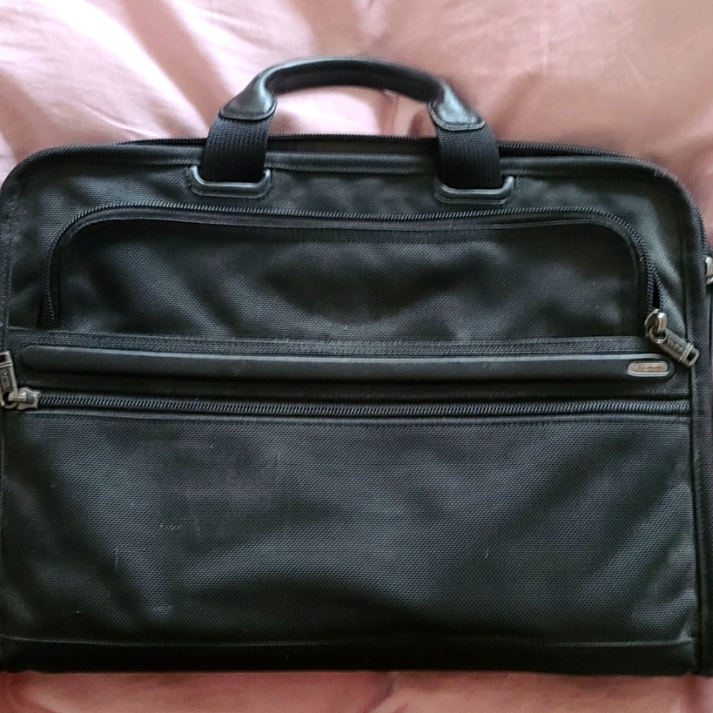 Auth tumi computer briefcase